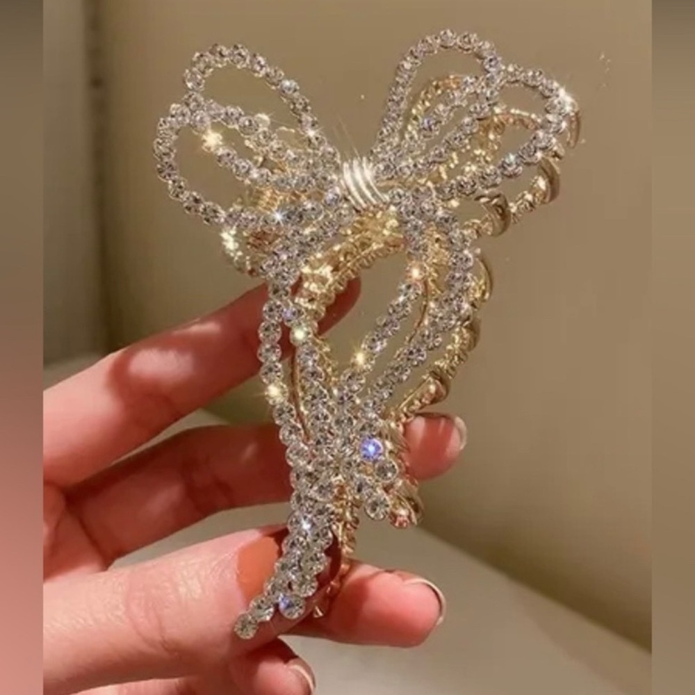 Super Elegant Embellished Hairpin to Enhance your Casual or Night Our Hair look - Picture 4 of 8